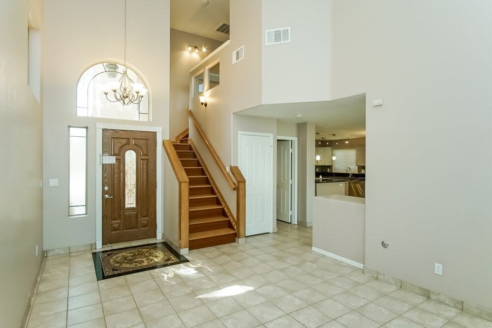 948 Hollandsworth Ave - Photo 4 of 16