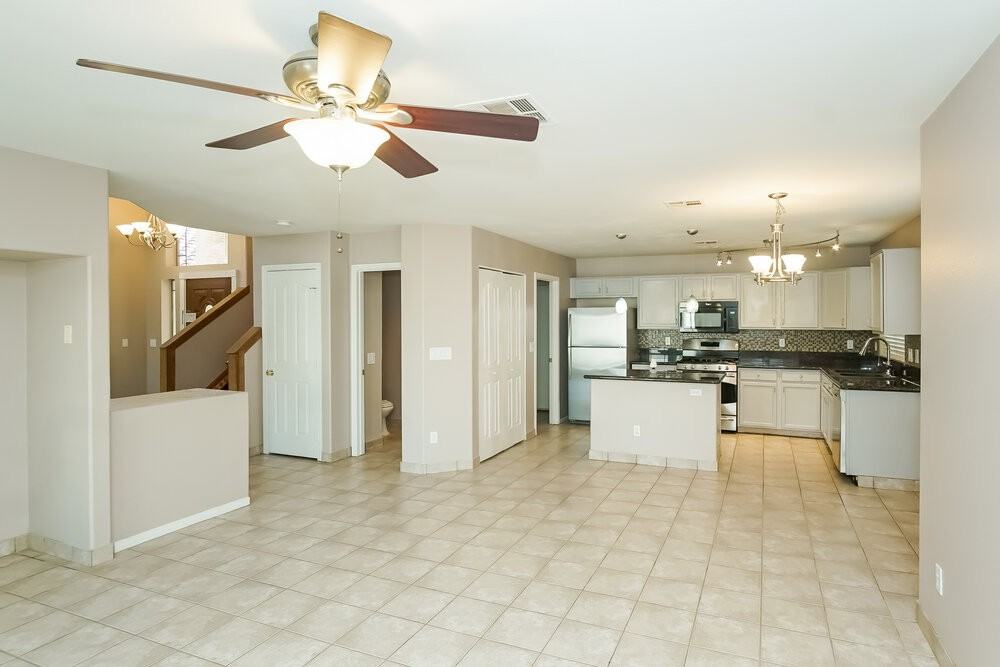 948 Hollandsworth Ave - Photo 5 of 16