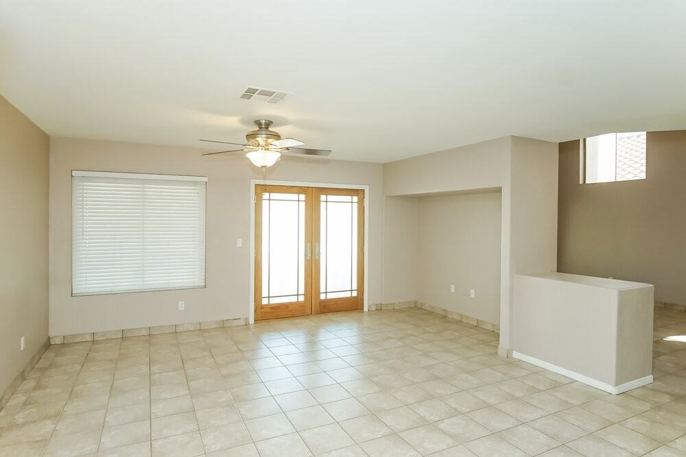 948 Hollandsworth Ave - Photo 6 of 16