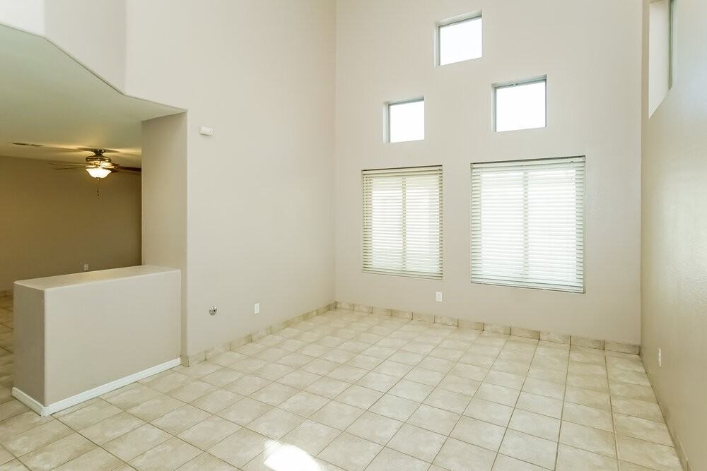 948 Hollandsworth Ave - Photo 7 of 16