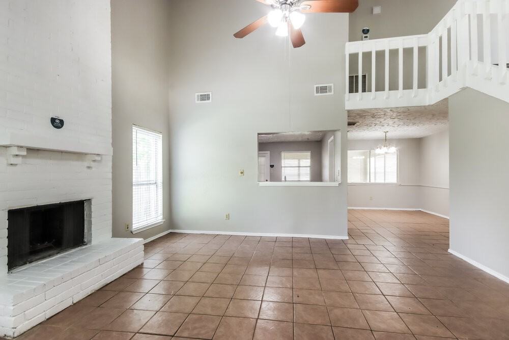 10618 Plum Lake Dr - Photo 4 of 17
