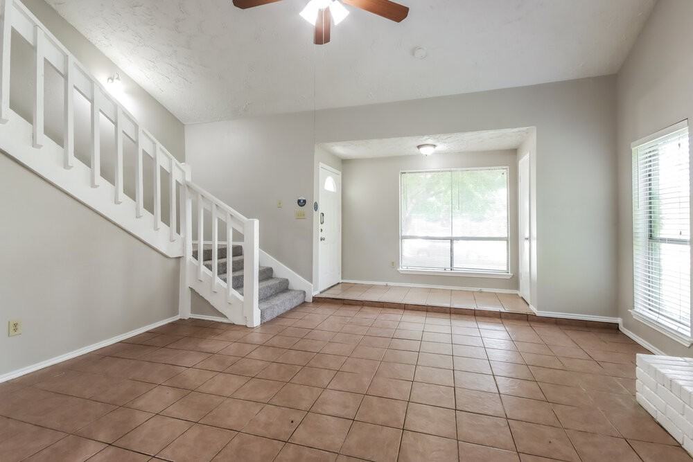 10618 Plum Lake Dr - Photo 5 of 17