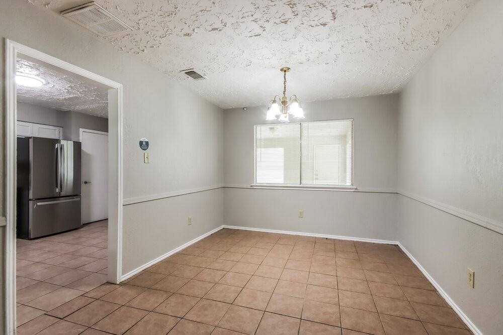 10618 Plum Lake Dr - Photo 7 of 17