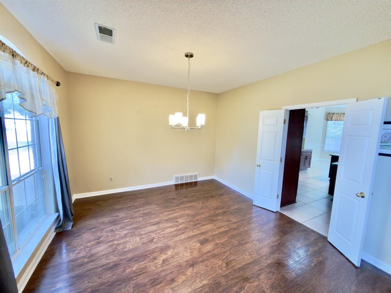 263 Bouldincrest Ave - Photo 5 of 28