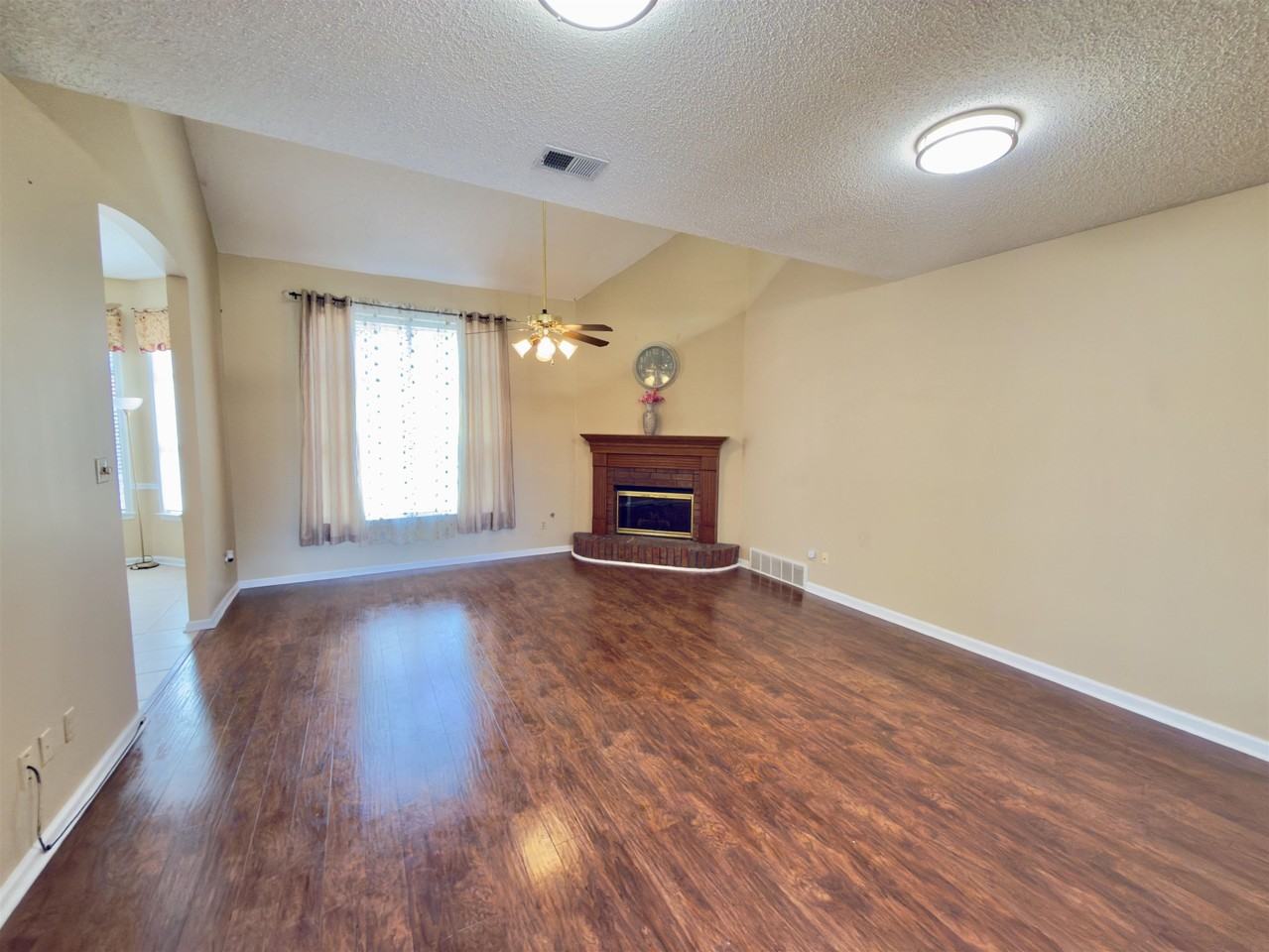 263 Bouldincrest Ave - Photo 6 of 28
