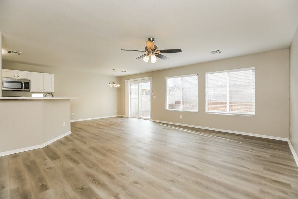 9601 Brooks Lake Ave - Photo 5 of 17