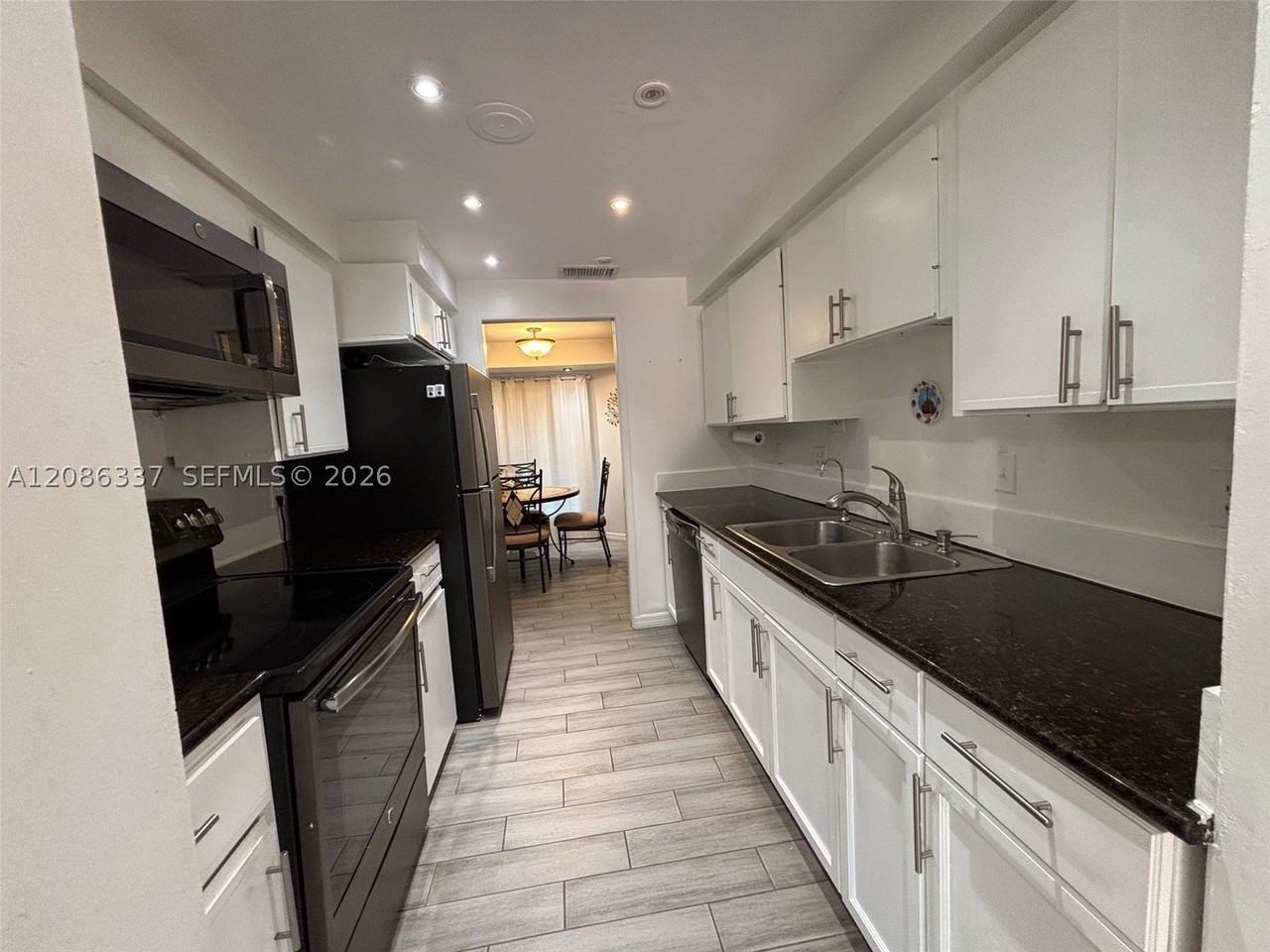 1785 Birch Dr - Photo 5 of 16