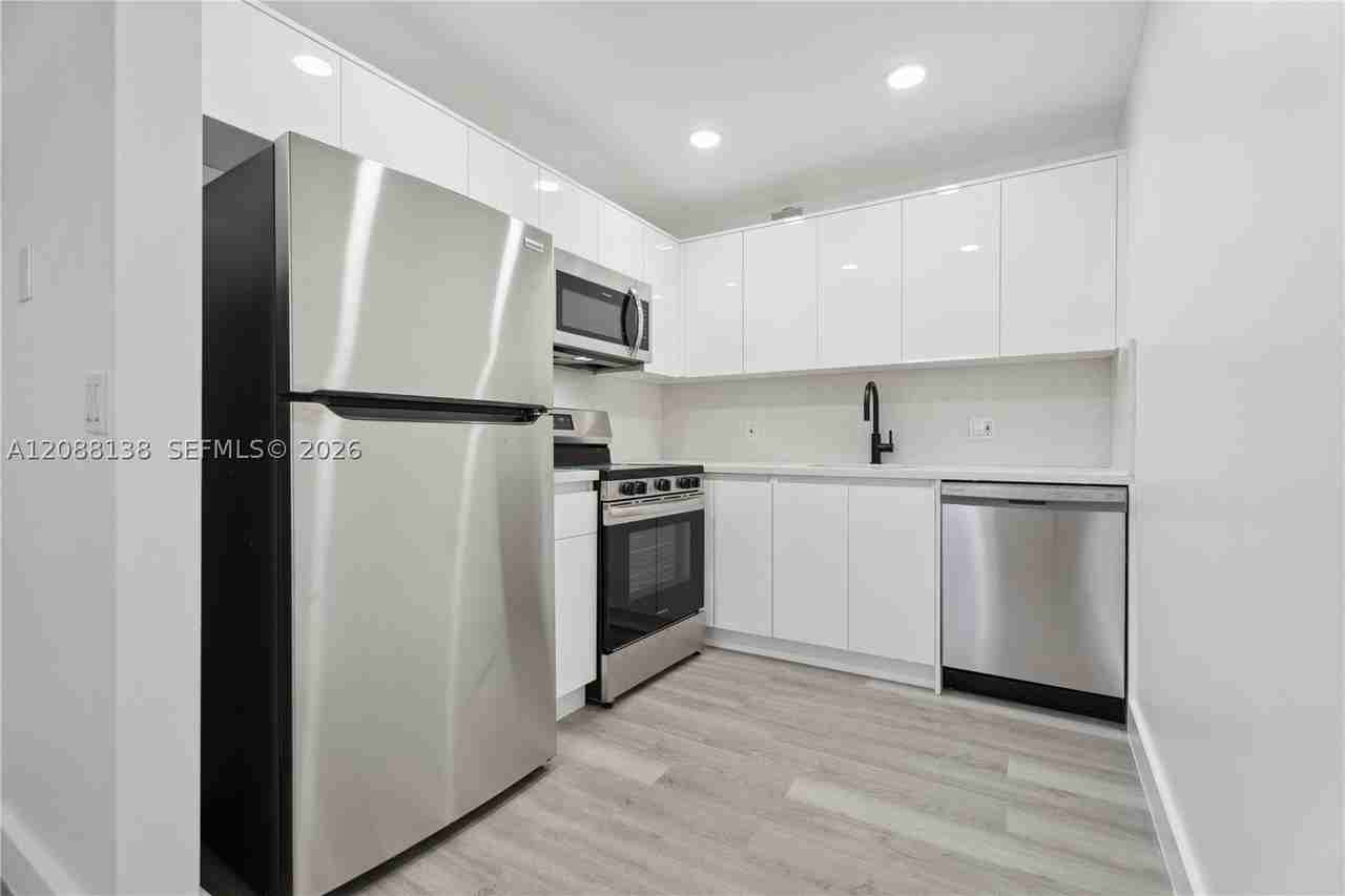 1301 Sw 134th Way #213B - Photo 3 of 13