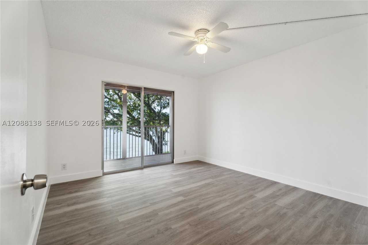 1301 Sw 134th Way #213B - Photo 6 of 13