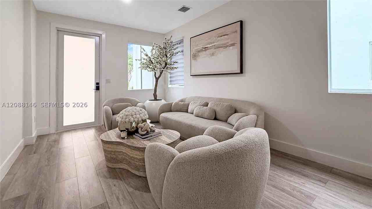 10232 Nw 71st Ter #10232 - Photo 5 of 34