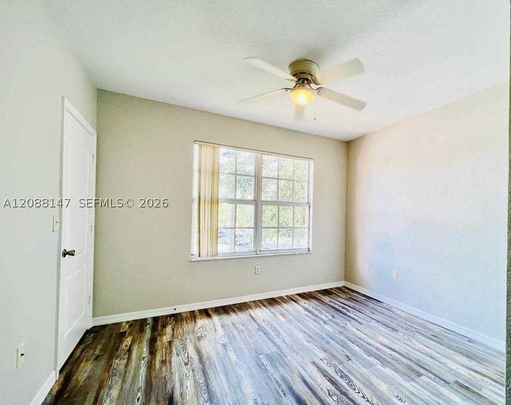 138 Sw Peacock Blvd #20202 - Photo 4 of 26