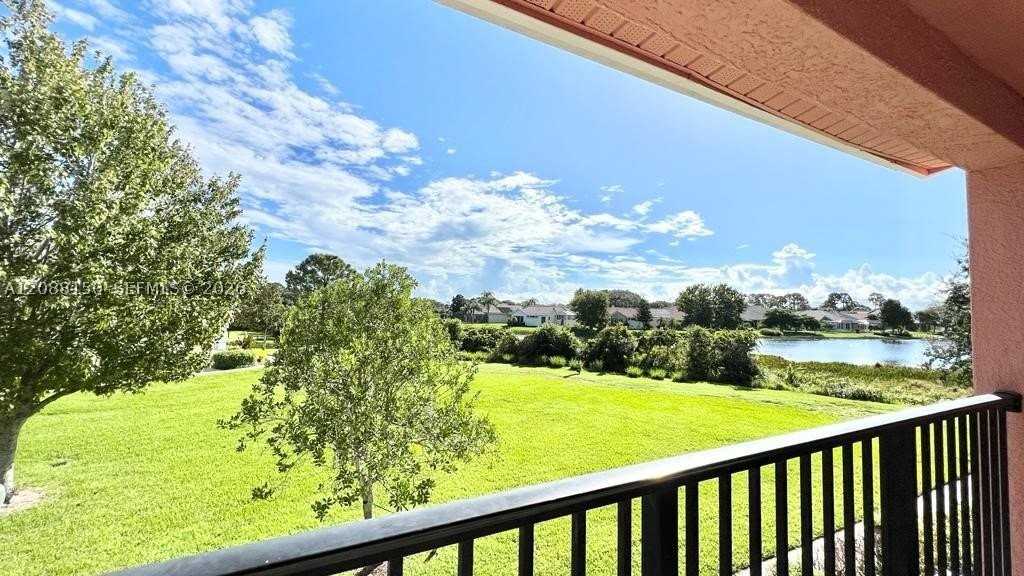 126 Sw Peacock Blvd #205 - Photo 3 of 25
