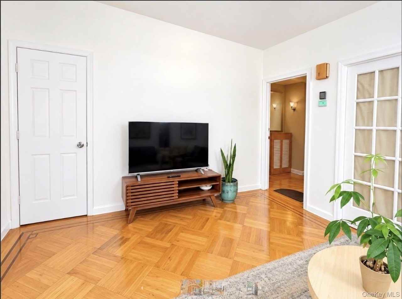 8543 67th Dr #1stFL - Photo 3 of 19