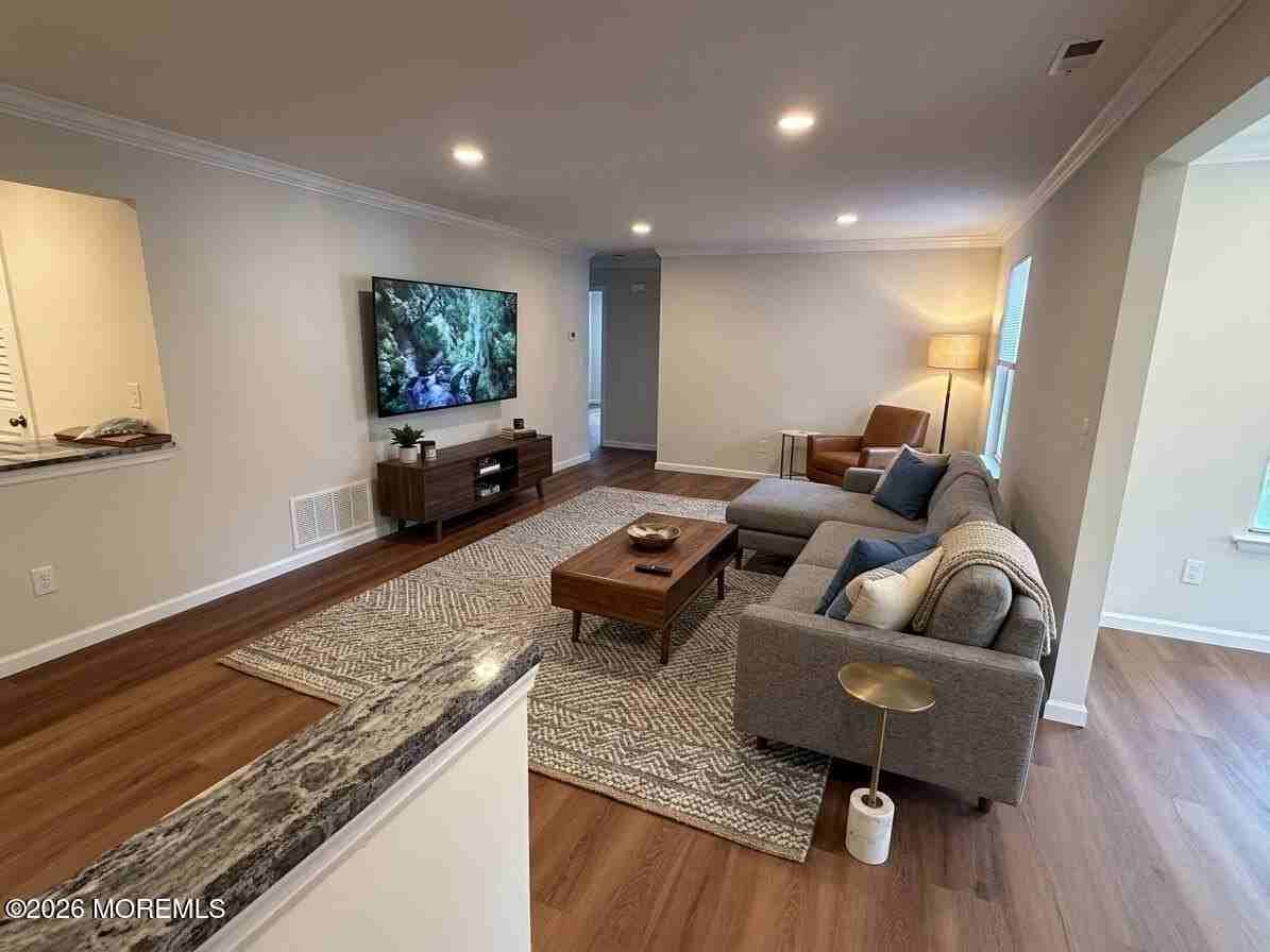 709 Zlotkin Cir #6 - Photo 6 of 18