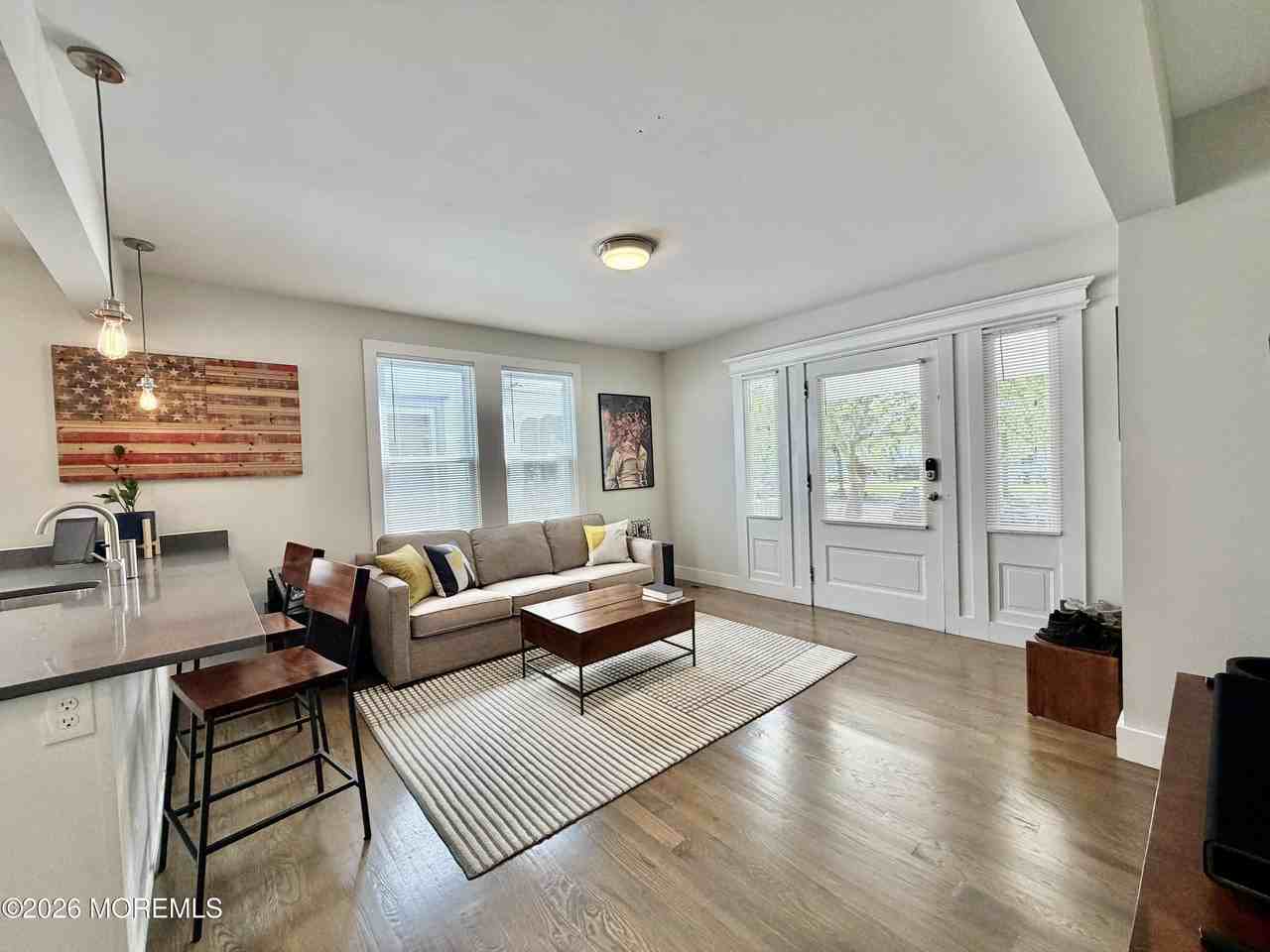 515 6th Ave #1 - Photo 3 of 10