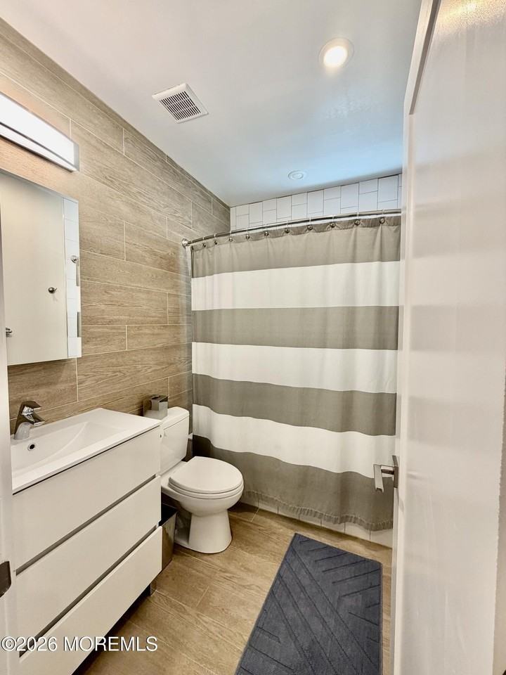 515 6th Ave #1 - Photo 7 of 10