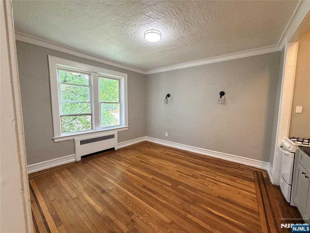 17 Elwood Pl #304 - Photo 4 of 14
