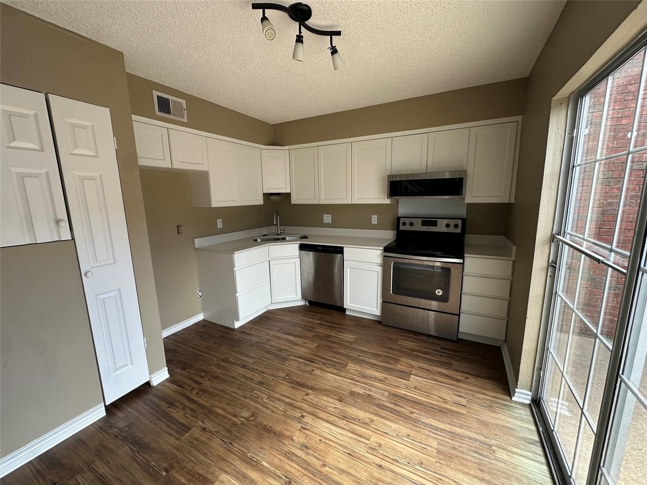 900 S Tennessee St #11 - Photo 7 of 12