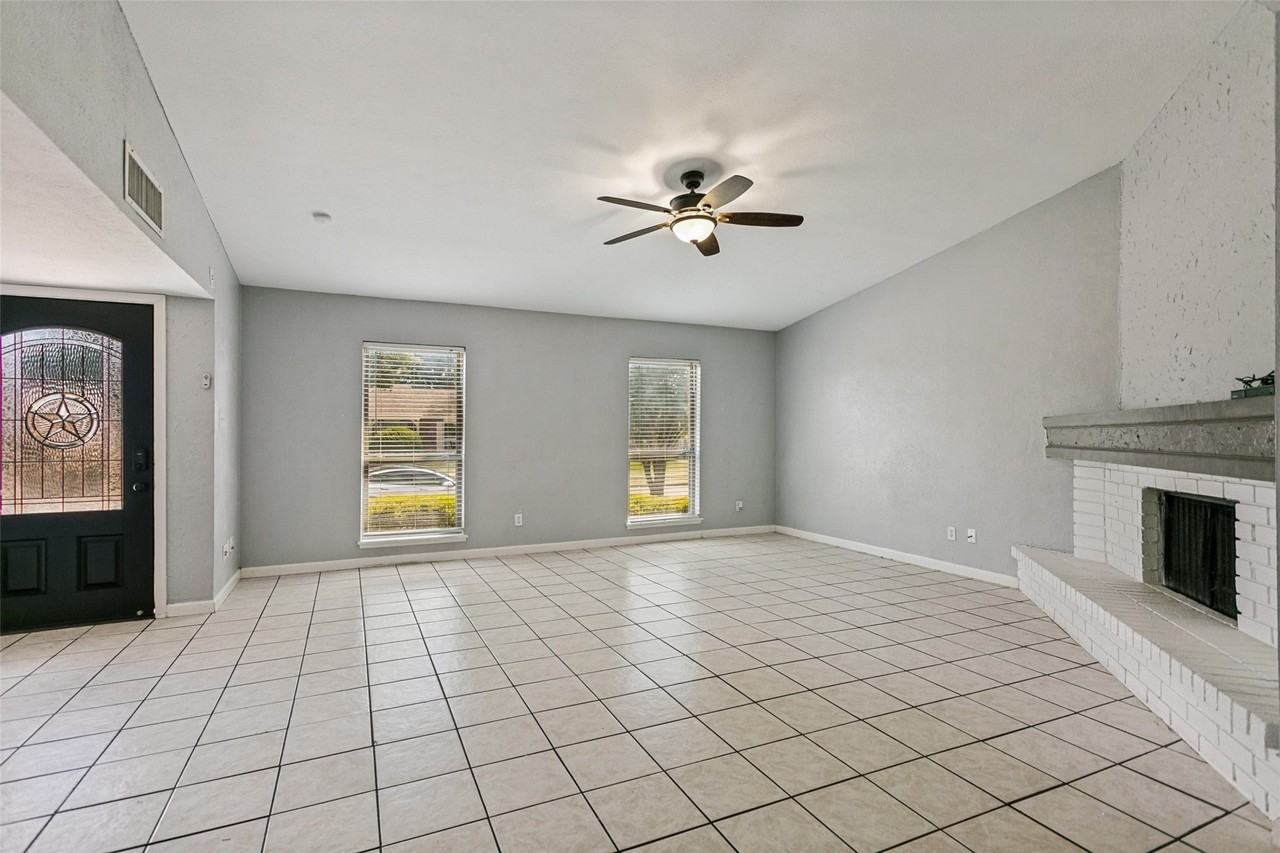 1105 Joshua Tree Dr - Photo 4 of 12