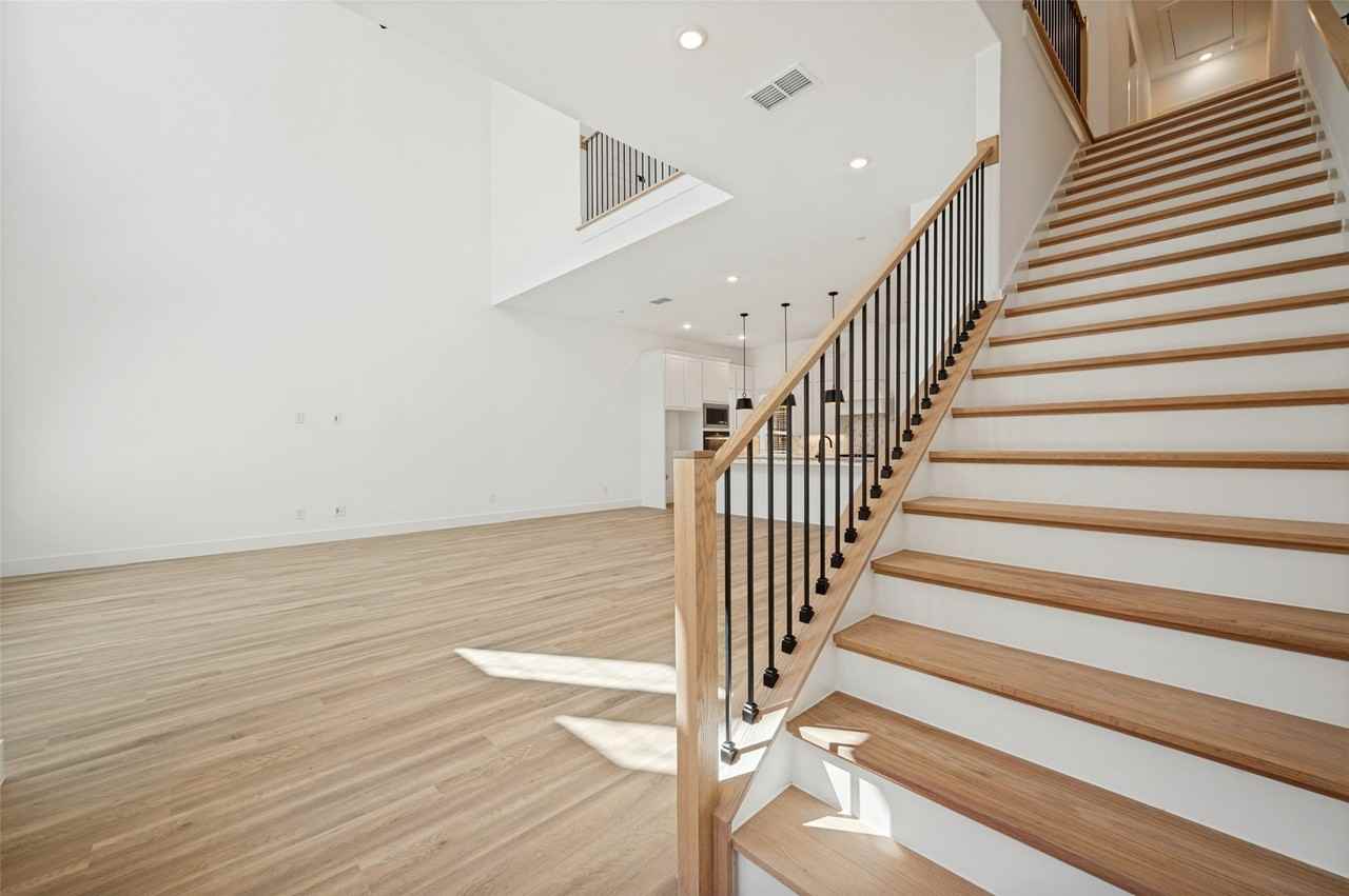 4476 Burge Ave - Photo 2 of 12