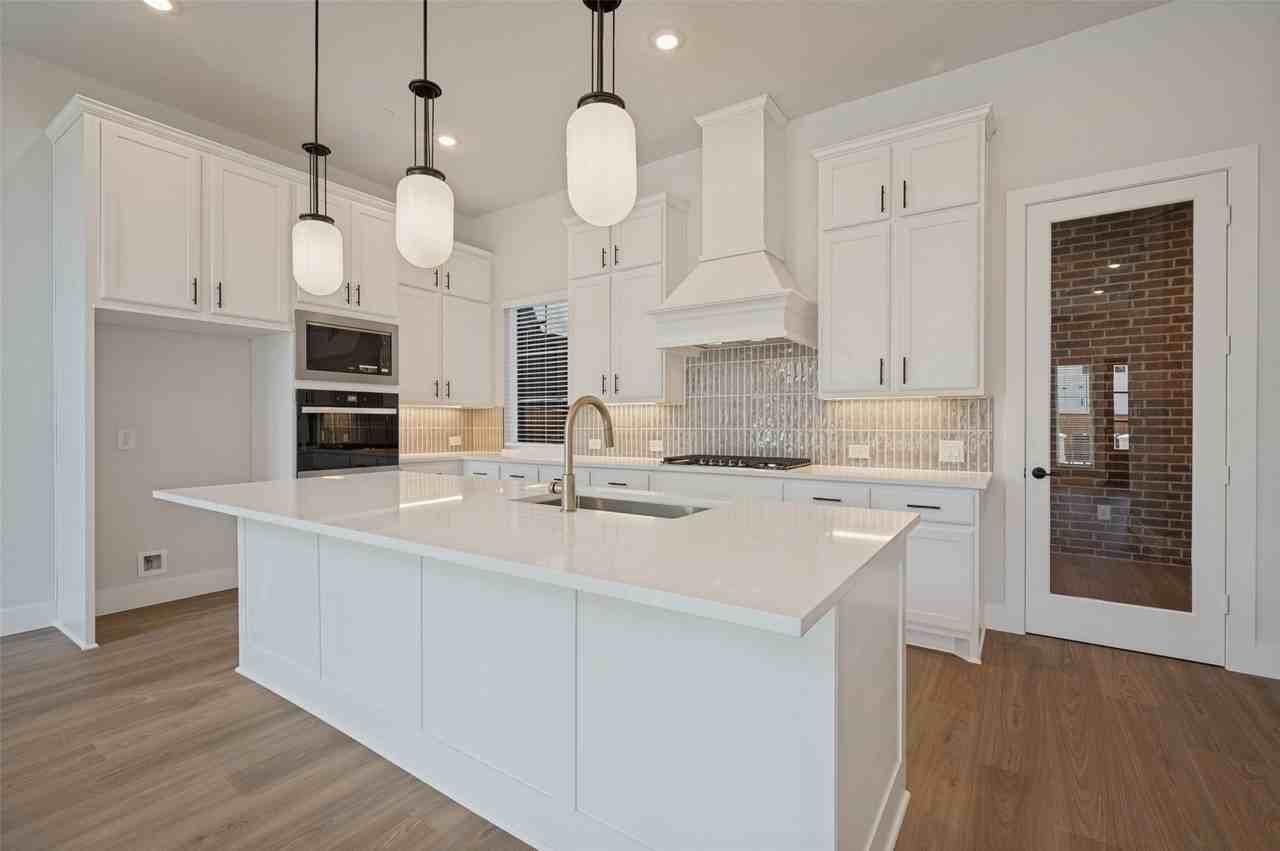 12168 Juno Springs Dr - Photo 4 of 12