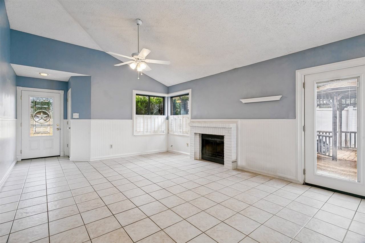 657 Prairie Dell St - Photo 3 of 16