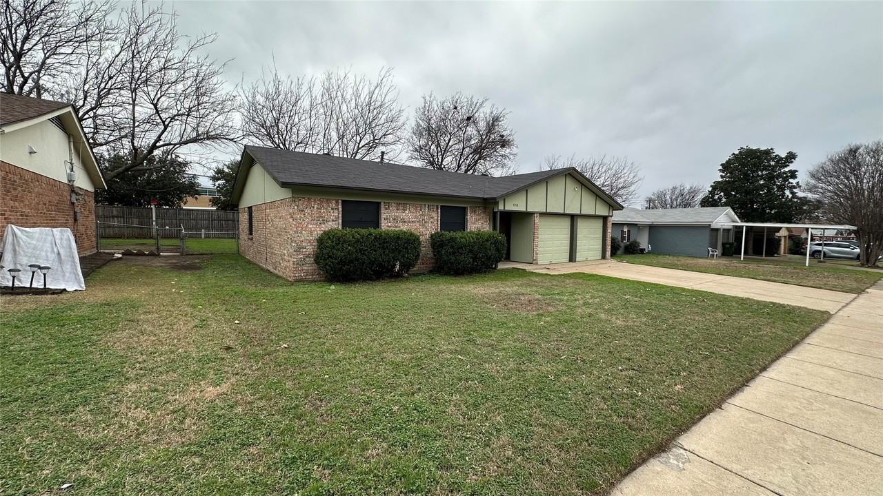 5916 Kary Lynn Dr S - Photo 2 of 32