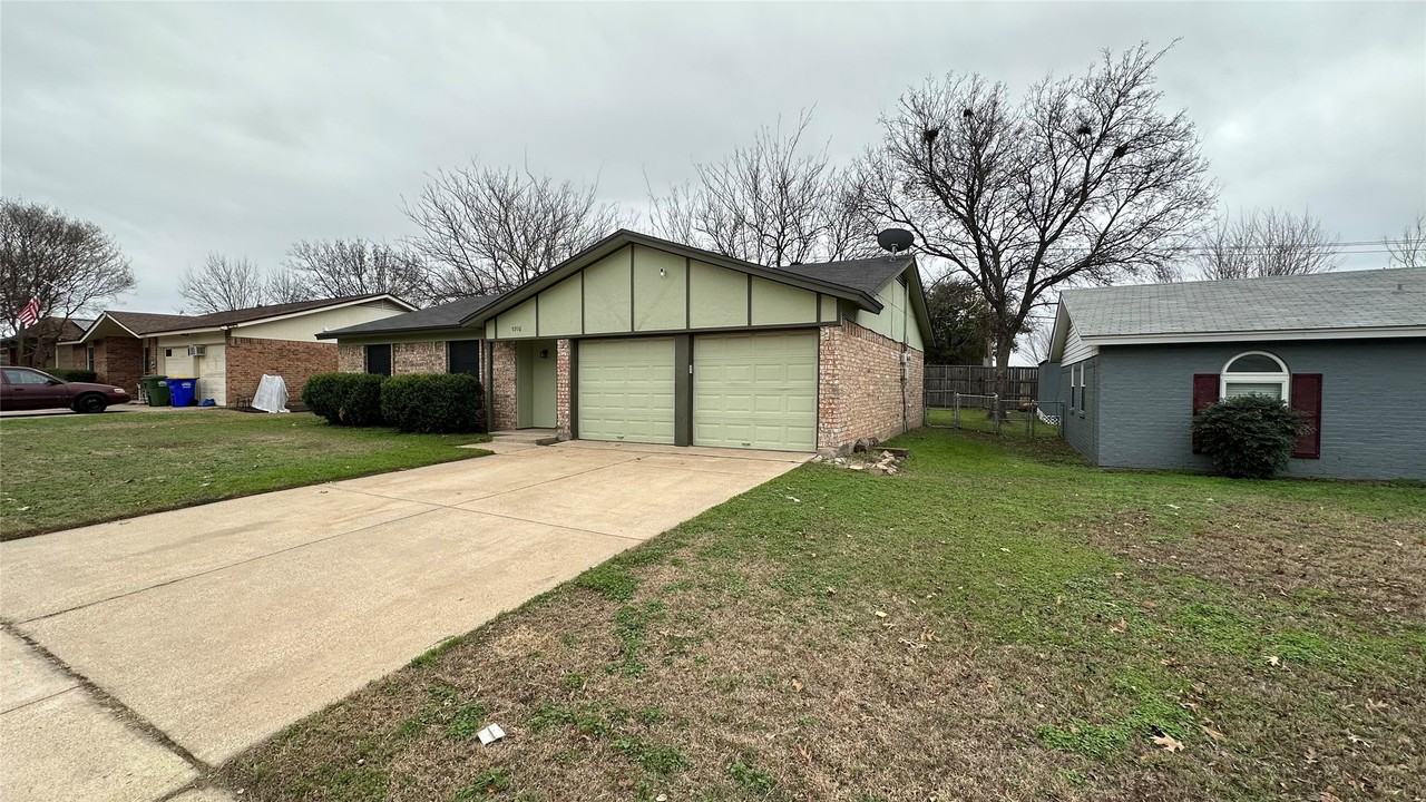 5916 Kary Lynn Dr S - Photo 3 of 32
