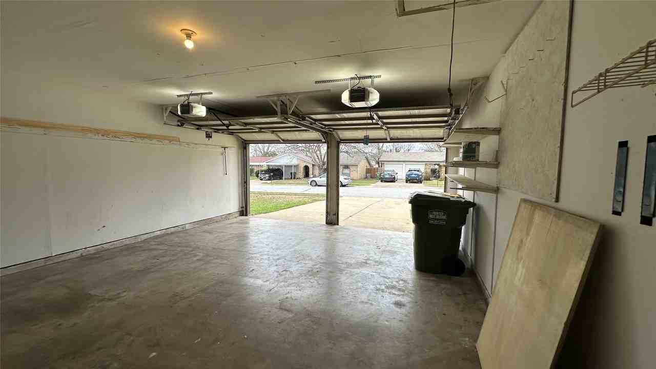 5916 Kary Lynn Dr S - Photo 7 of 32