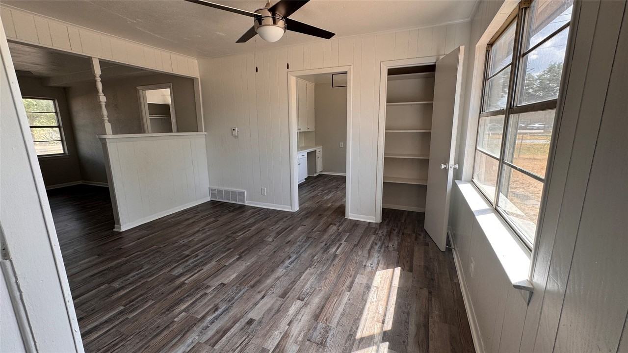 1247 Seminole Dr - Photo 6 of 23