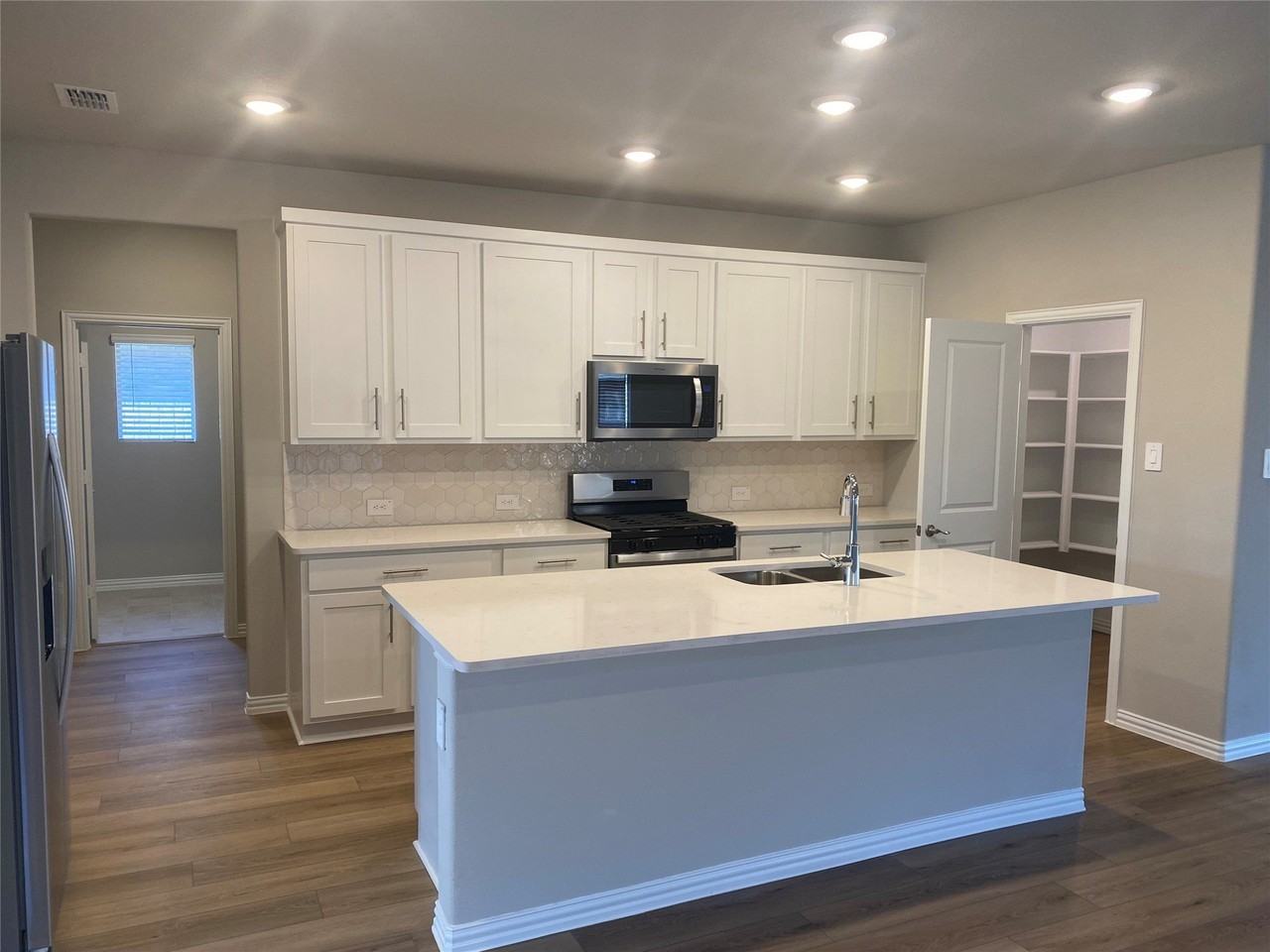 2129 Mustang Way - Photo 4 of 40