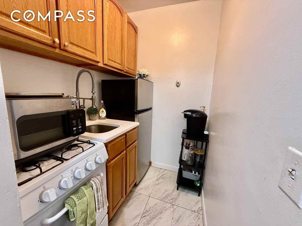 328 E 77th St #2A - Photo 3 of 5