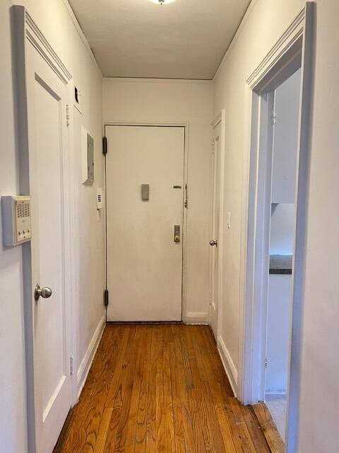 625 Gramatan Ave #4T - Photo 2 of 8