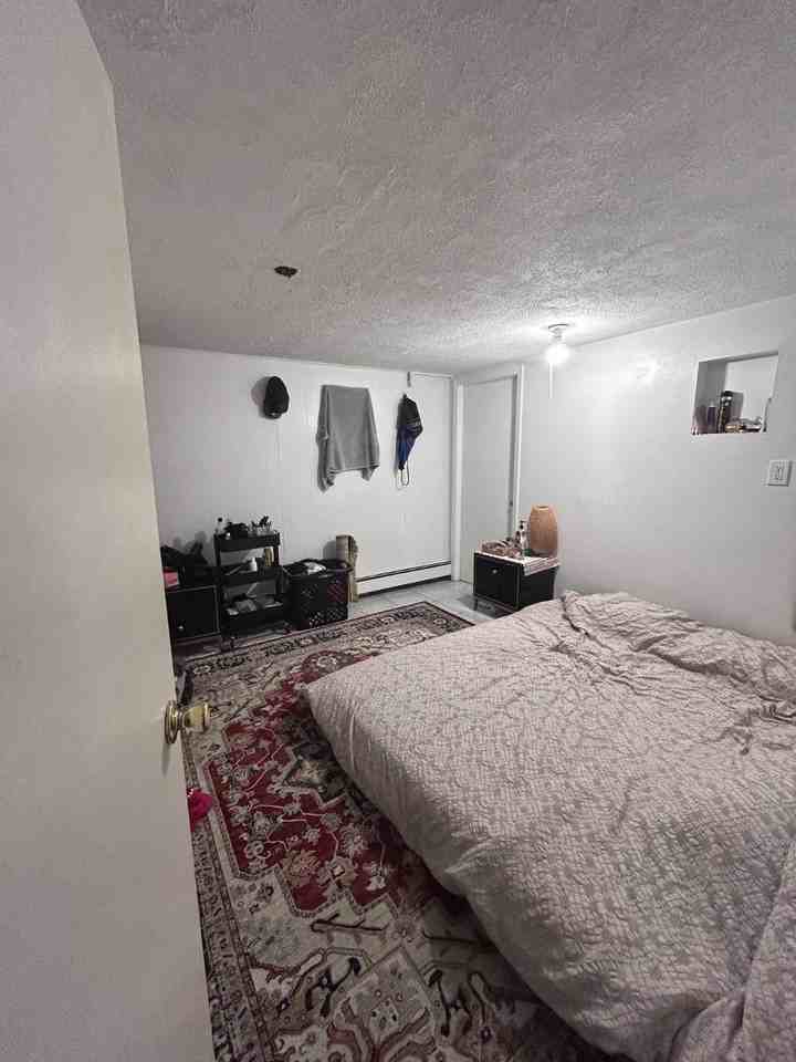 1609 N Salina St - Photo 4 of 4