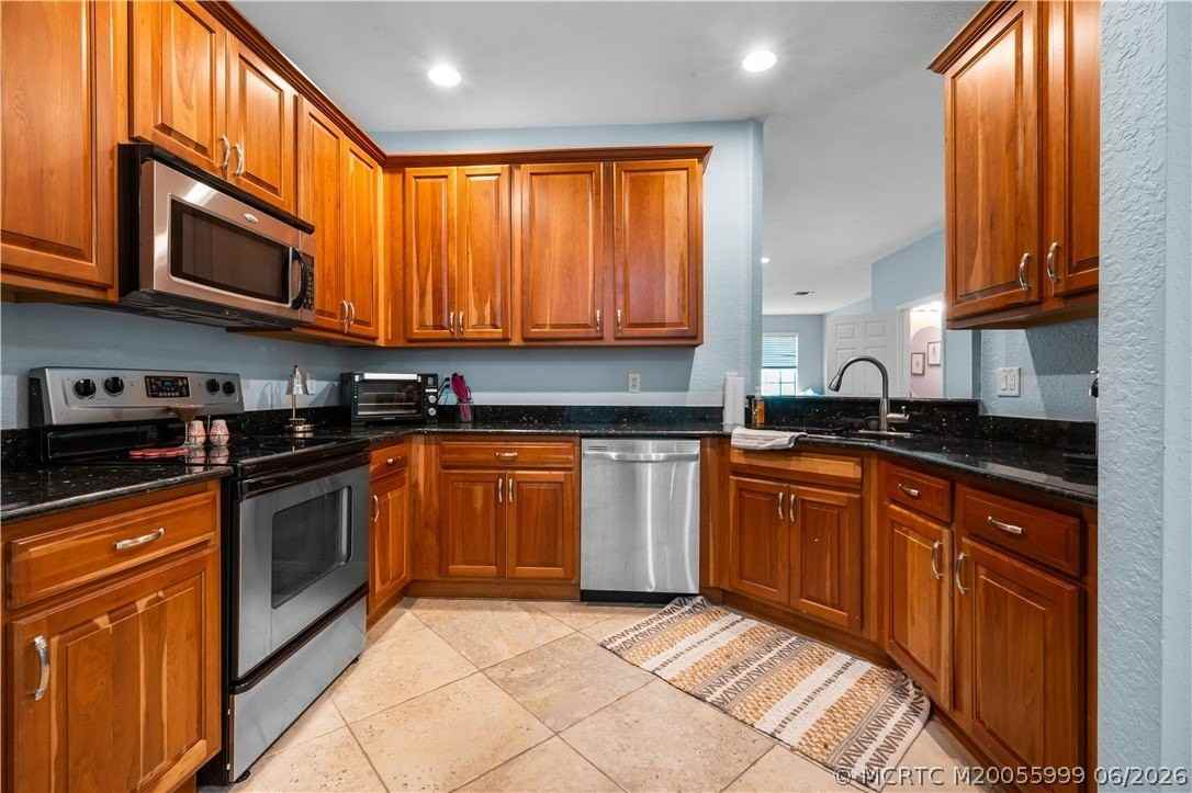 1560 Se Wilshire Pl #102 - Photo 4 of 20