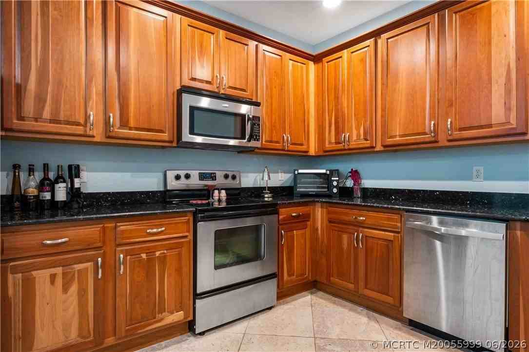 1560 Se Wilshire Pl #102 - Photo 5 of 20