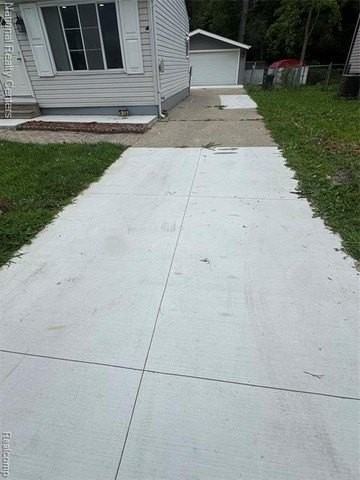 50738 Peggy Ln - Photo 2 of 22