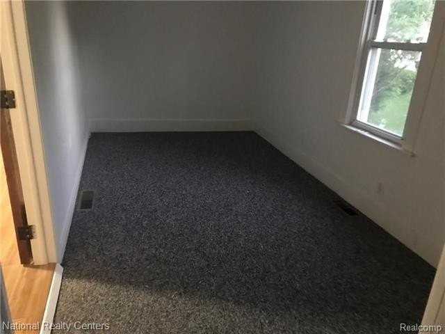 10305 Dixie Hwy - Photo 3 of 10