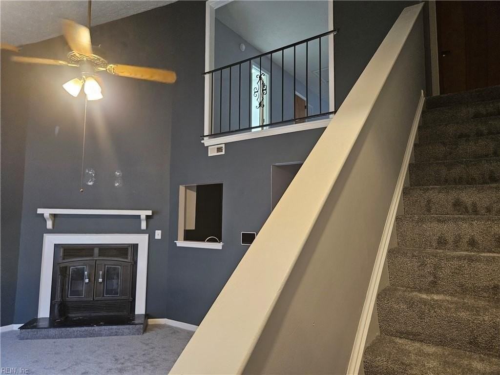 330 Kinsmen Way - Photo 4 of 23
