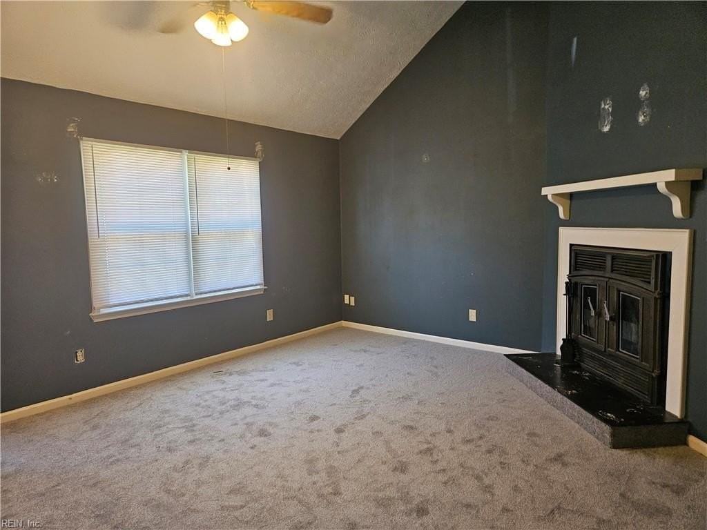 330 Kinsmen Way - Photo 5 of 23
