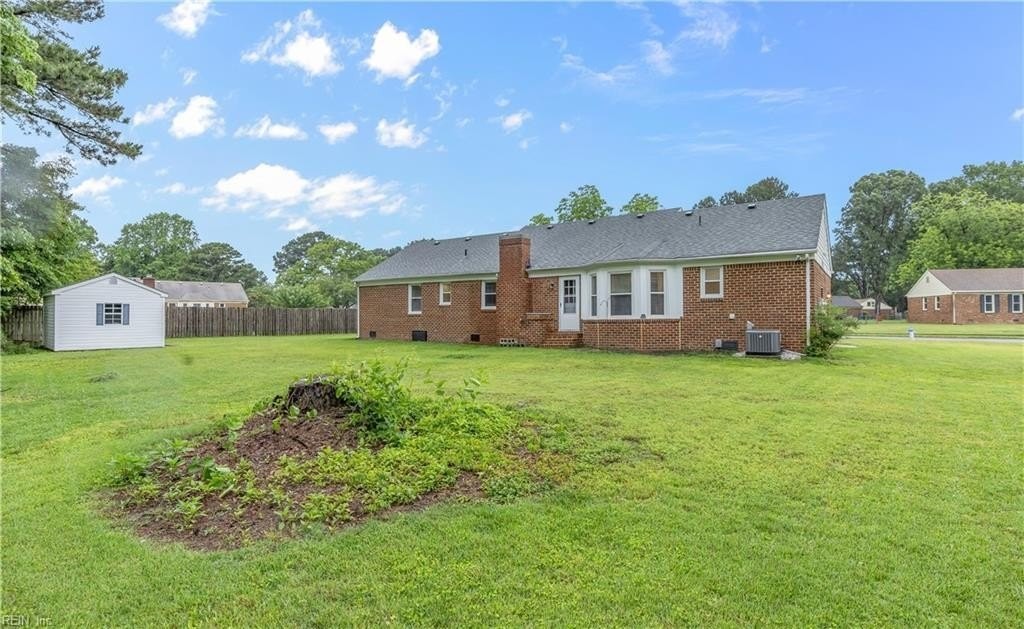 631 Luray Ter - Photo 2 of 17