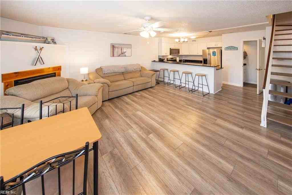 1722 Baltic Ave - Photo 2 of 23