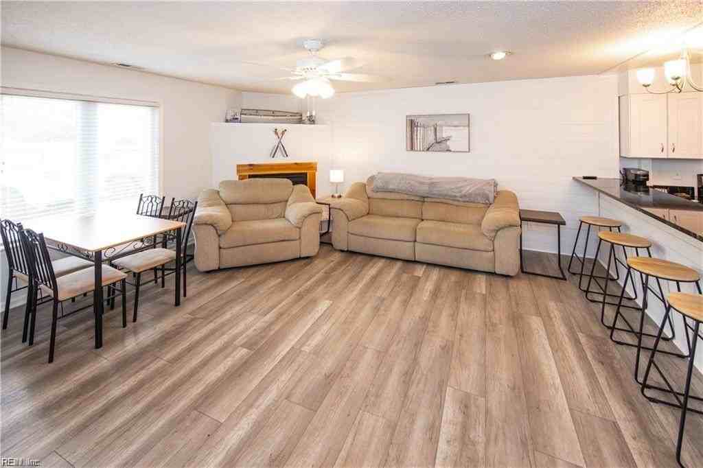 1722 Baltic Ave - Photo 3 of 23