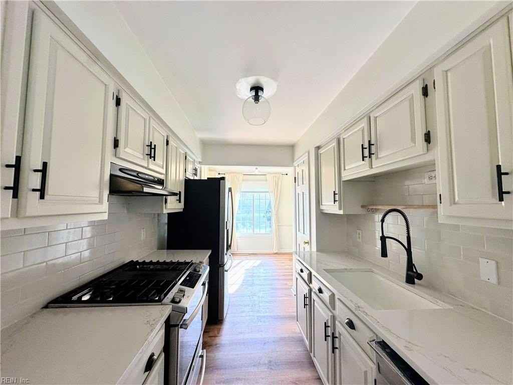 2265 Greenwell Rd - Photo 4 of 10