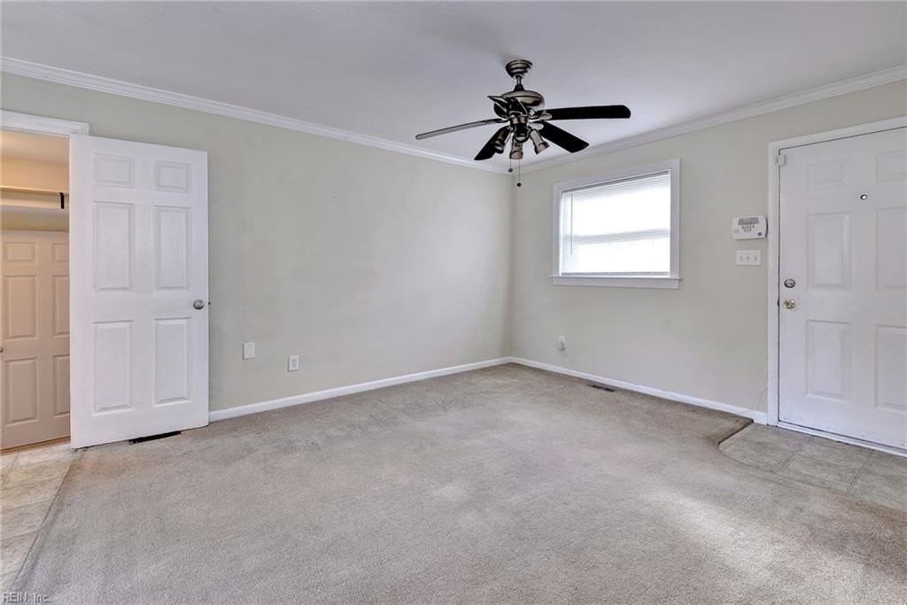 451 Fort Worth St - Photo 5 of 25