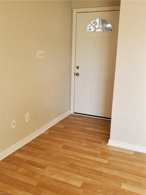 5668 Landfall Dr - Photo 3 of 16