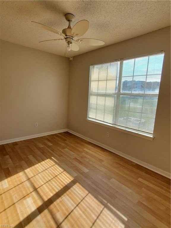 5668 Landfall Dr - Photo 7 of 16