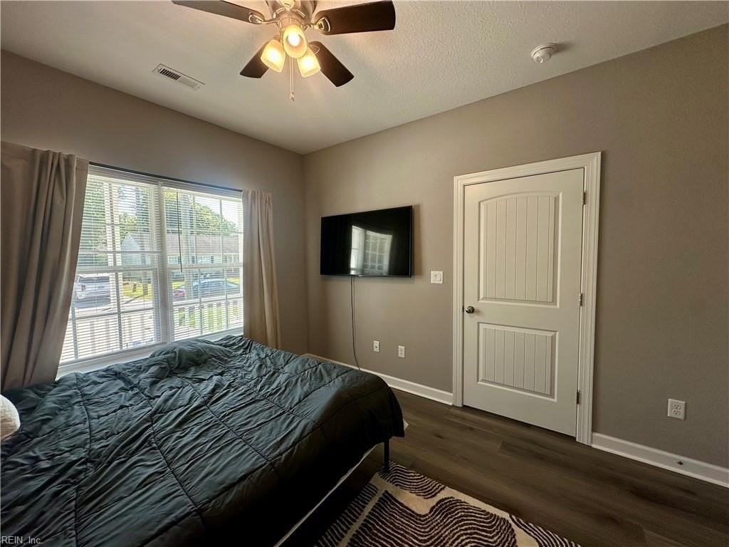 1218 Summit Ave - Photo 5 of 23