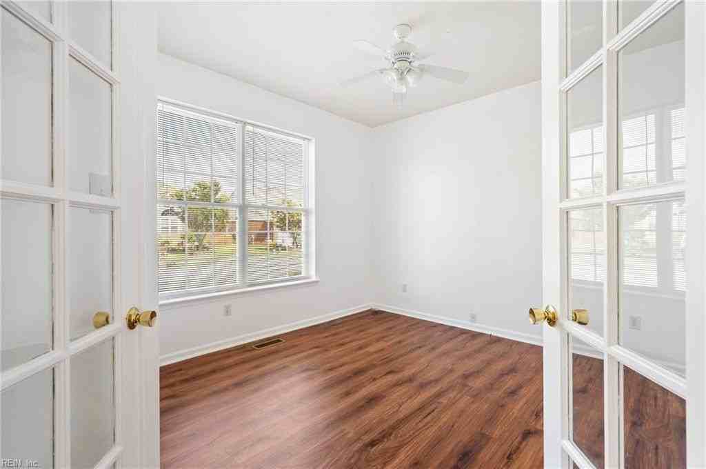 126 Hawks Nest Ln - Photo 5 of 32