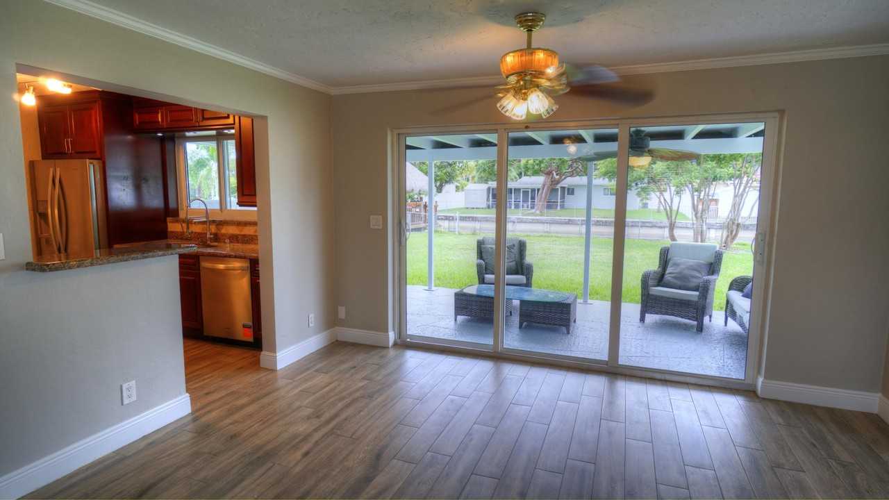 1128 W River Dr - Photo 5 of 21